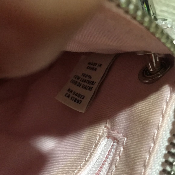 Banana Republic Leather Wristlet baby pink - Picture 4 of 7